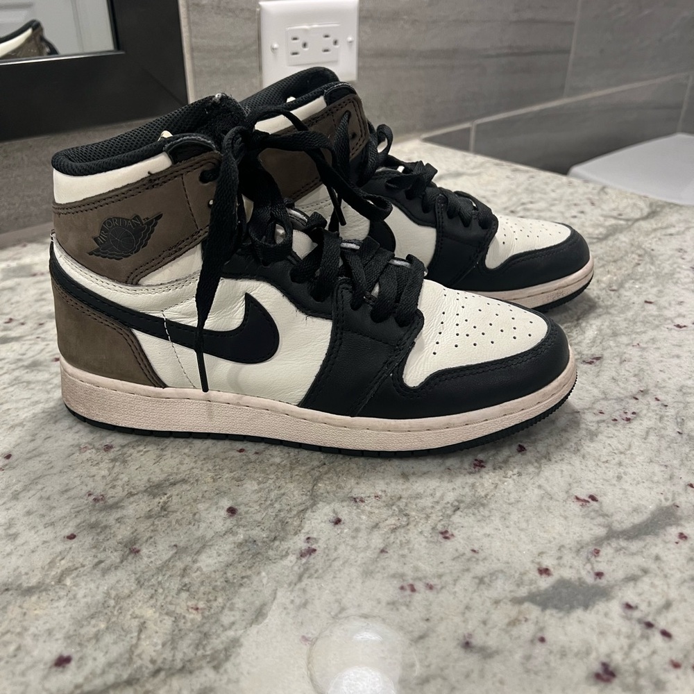 Nike air jordan 1s mocha